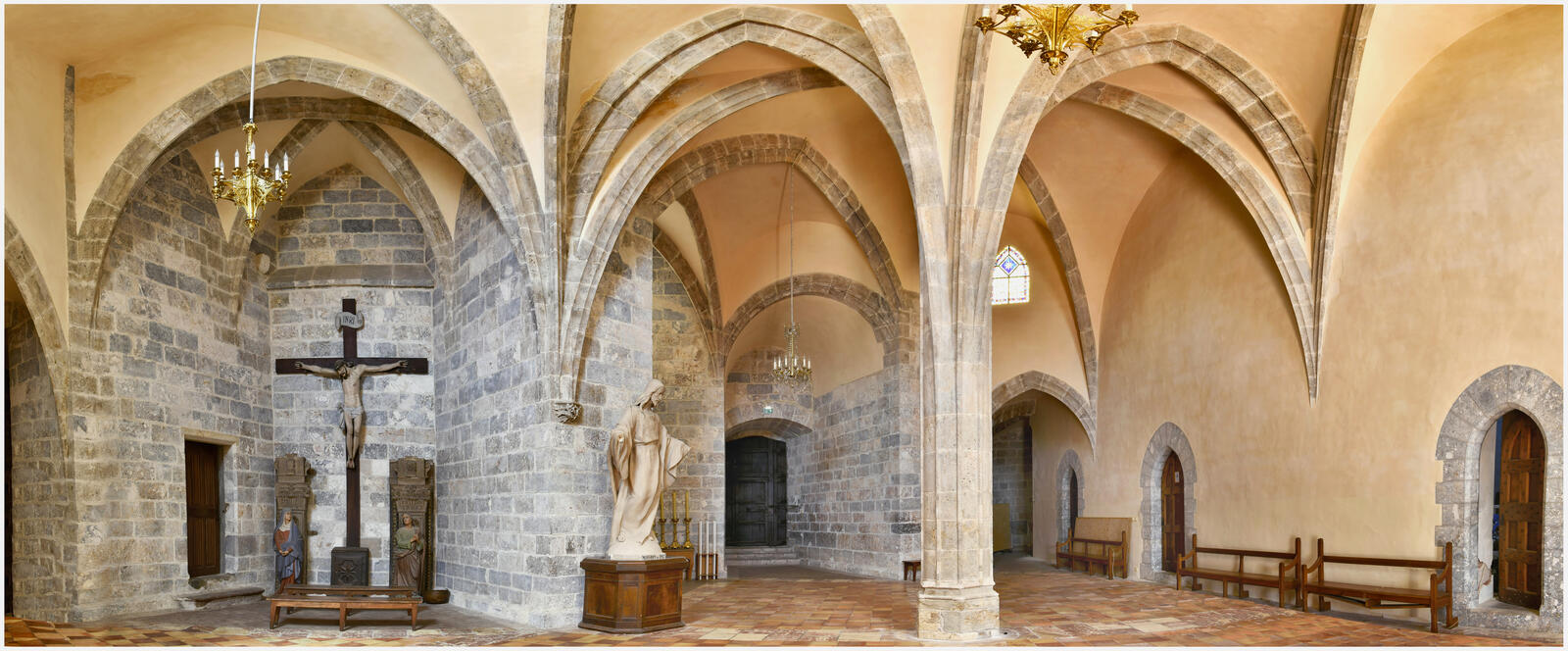 Vue de la salle capitulaire de la cathédrale de Perpignan